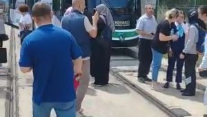 Kocaeli'de tramvaylar çarpıştı
