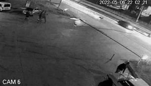 Kontrolden çıkan motosiklet metrelerce sürüklendi