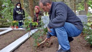 Mezarlıklarda hüzünlü bayram arifesi