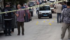 Sokak ortasında silahlı bıçaklı kavga: 1 ölü, 3 yaralı
