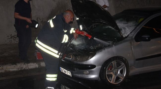 Yeni aldığı otomobili seyir halindeyken yandı