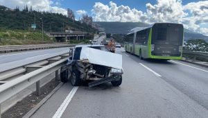 Bariyere çarpan otomobildeki 2 kişi yaralandı