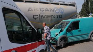 Beton mikseri ile çarpışan sürücü yaralandı