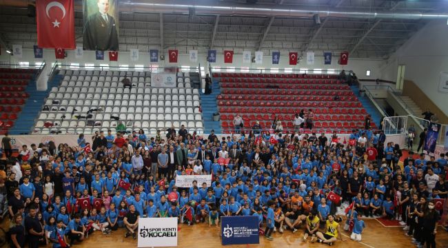 Büyükşehir’in yaz spor okulları açıldı