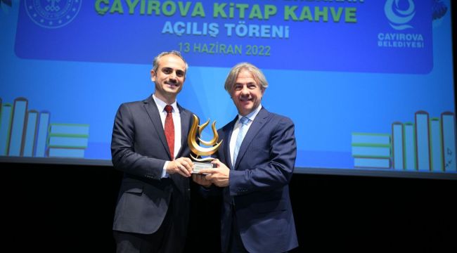 Çayırova'ya 25 bin kitaplı Kitap Kahve