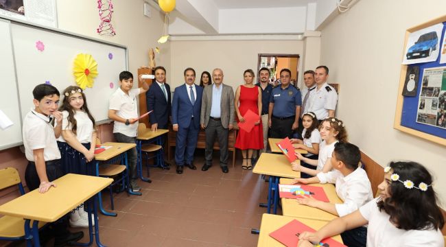 Gebzeli öğrencilere karneler protokolden