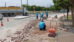 Hayrettin Uzun Caddesinde yol genişletme ve üstyapı