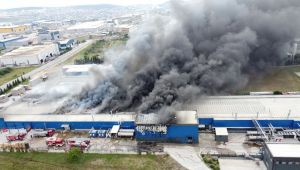 Kimya fabrikasındaki yangın havadan görüntülendi