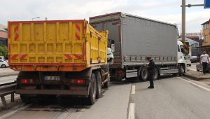 Kocaeli'de 3 araç birbirine girdi: 4 yaralı