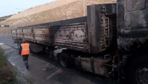 Kuzey Marmara Otoyolu’nda tır alev alev yandı