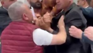 Mücevher vurgununda mağduru yaka paça dışarı çıkardılar