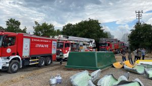 Ormanlık alandaki fabrika alevlere teslim oldu
