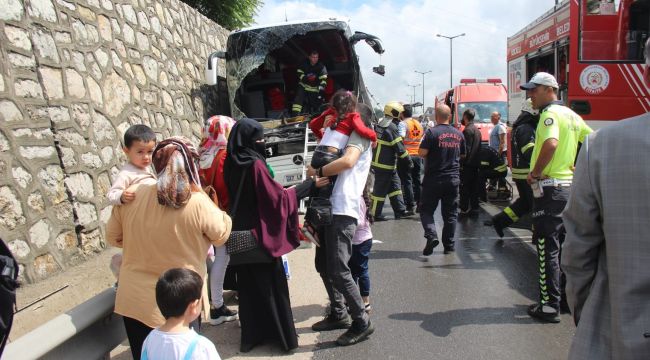 TEM'de büyük kaza, 11 araç birbirine girdi