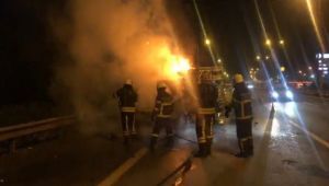 Tıra arkadan çarpan kamyonet alev topuna döndü