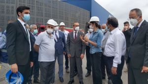 Vali Yavuz yanan fabrikada inceleme yaptı!