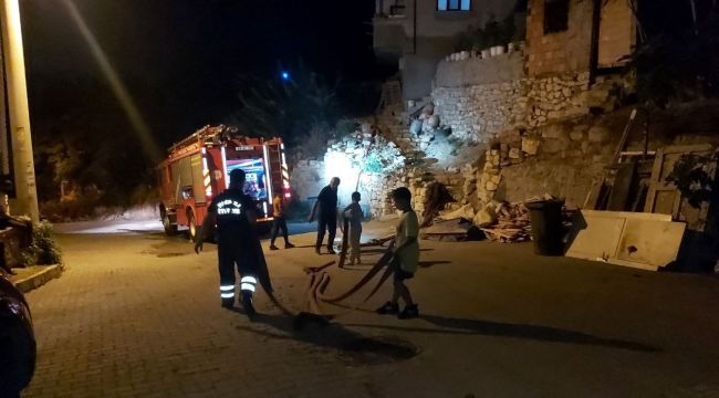 Ağaçlık alandaki araba lastikleri ormanı yaktı