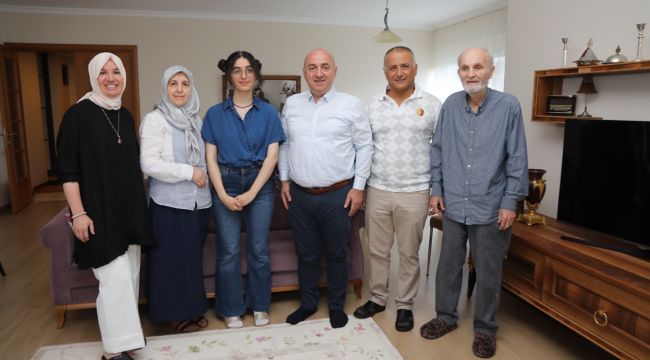 Başkan Bıyık, başarıyı ödüllendirdi
