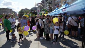 ‘Bayram şenliği’ çocukların yüzünü güldürdü
