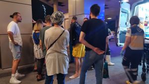 Beyaz kod verdiler diye, sağlık görevlilerini azarladı