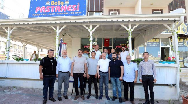 Büyükakın: Milletimize ve kadim devletimize aşığız