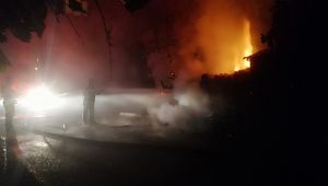 Çocukların oyunu, barakayı alev alev yaktı