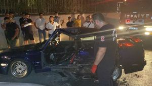 Darıca’da iki otomobil çarpıştı: 1'i ağır 2 yaralı