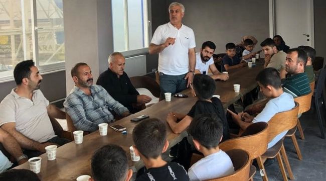 Diliskelesi Spor gençleriyle bayramlaştı