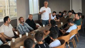 Diliskelesi Spor gençleriyle bayramlaştı