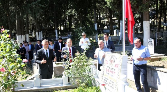 Gölcük'te şehitler dualarla anıldı