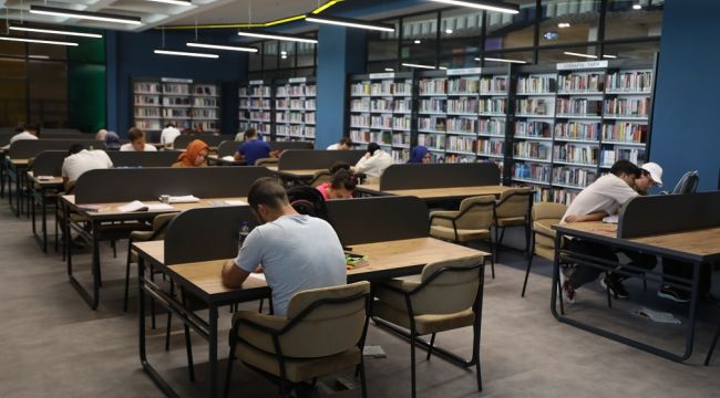 Kitap Kahveye ziyaretçi akını