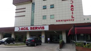 Kocaeli'de acemi kasaplar soluğu hastanede aldı