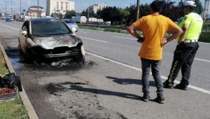Otomobil alev alev yandı
