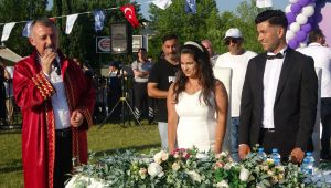 Roman çiftler toplu nikah töreniyle dünya evine girdi