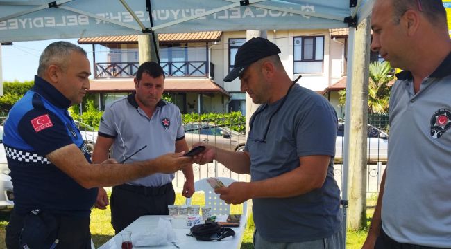 Zabıta para dolu çantayı sahibine ulaştırdı