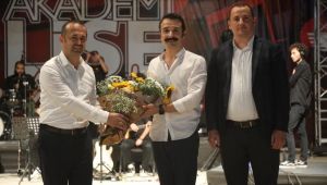 Darıca Sahili Eser Eyüboğlu ile şenlendi