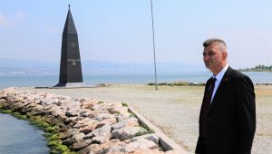 Depremin izlerini silen Gölcük geleceğe umutla bakıyor