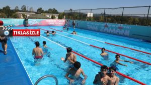 Dilovalı çocukların havuz keyfi