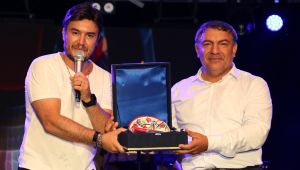 Dilovası’nda Mustafa Ceceli rüzgarı esti