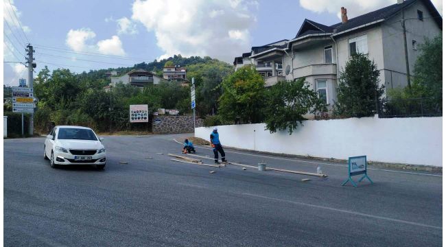 Gölcük’te ulaşım güvenliği için kavşak düzenlemeleri