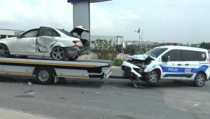 Göreve giden polis ekibi kaza yaptı