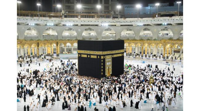 Kabe'nin etrafındaki bariyerler 2,5 yıl sonra kaldırıldı