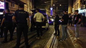 Kavgayı ayıran bekçilere bıçak çekildi