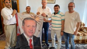Mitingdeki engelli bireyi Başkan Ellibeş buldu