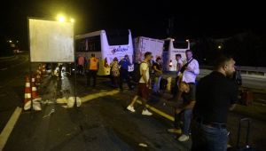 Tır, kamyon ve yolcu otobüsü kazaya karıştı: 8 yaralı