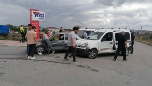 4 aracın karıştığı zincirleme kazada yaralanan olmadı