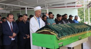 Aracın çarptığı 4 yaşındaki çocuk ebediyete uğurlandı