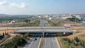 Çayırova Turgut Özal Köprüsü’nde kiriş montajı yapıldı
