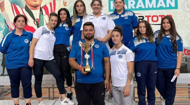 Halterde Türkiye’nin en iyi takımlarında biri Kağıtspor