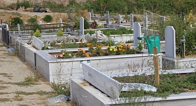 Mezar taşlarına zarar veren şüpheli yakalandı