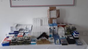 Telefon kaçakçısına jandarma operasyonu